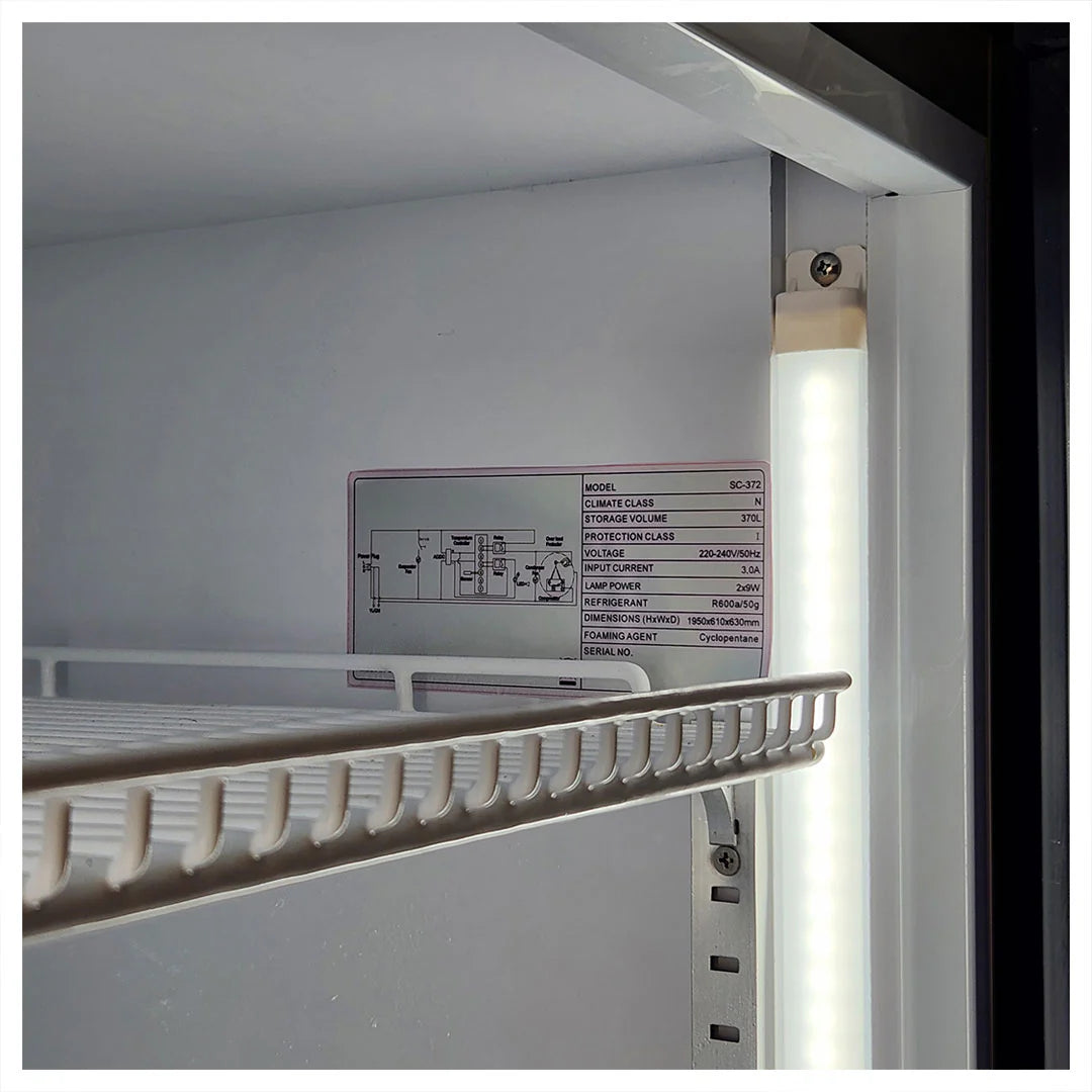 Brookvale Union SC372B-BVU bar fridge - glass door detail