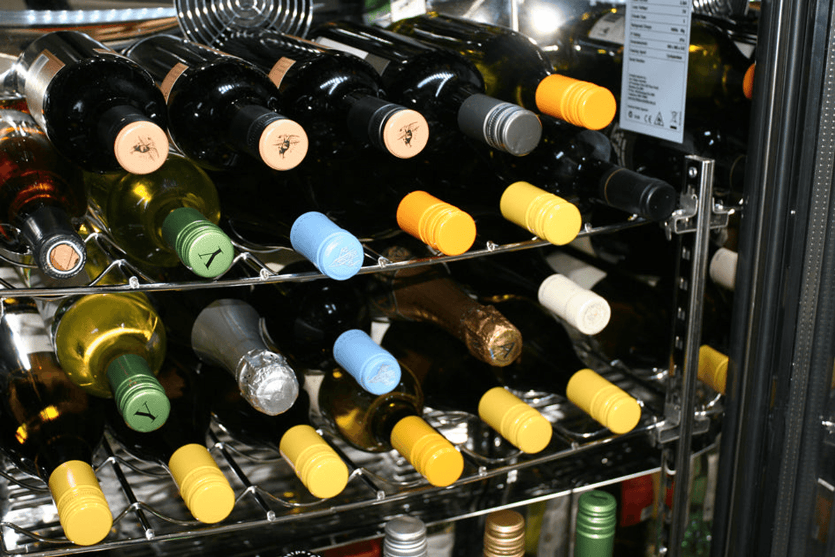 Rhino GSP1H-840-BW bar fridge - product view 8