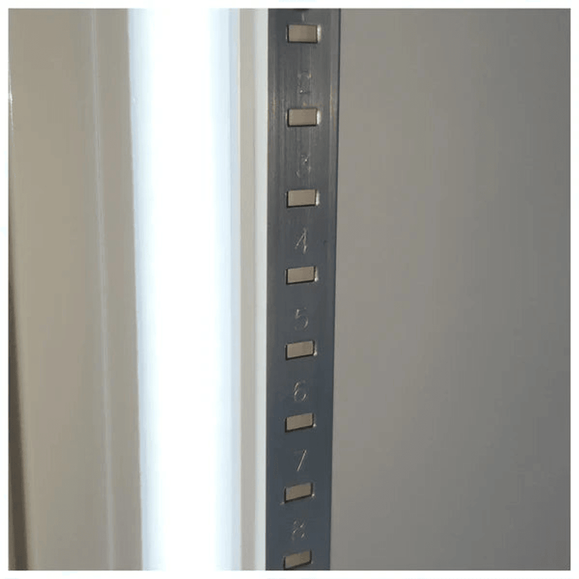 HUS-SC372B — Schmick HUS-SC372B bar fridge - glass door detail